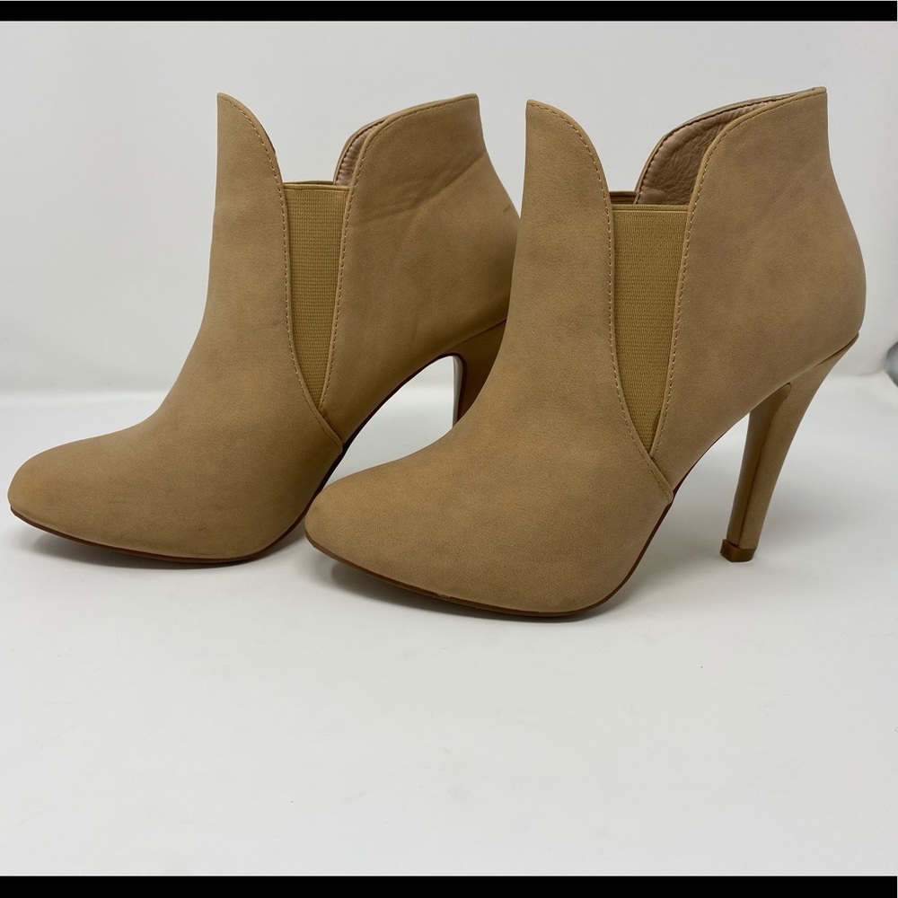 Lov Mark Women Tan Suede 4’ Heels Size 8.5